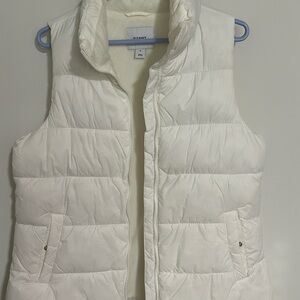 Old Navy Cream color women’s puffer vest with pockets